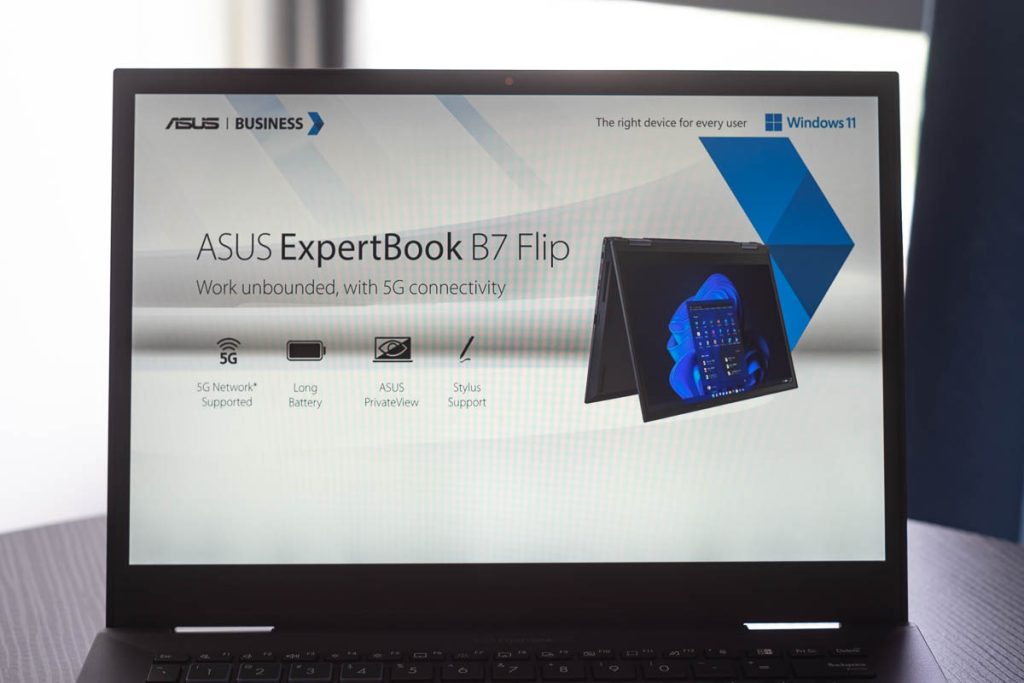 ASUS ExpertBook B7 Flip Review-6