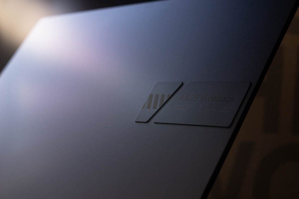 ASUS Vivobook S14 OLED-11