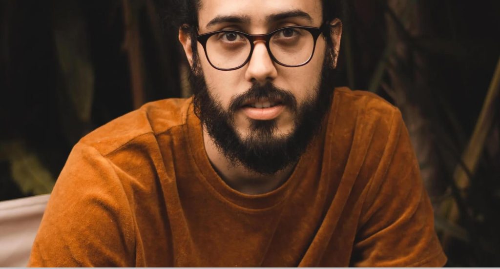 image of Mr. Juliyen Rose (08 October, 1989 - 2000) - HelloExpress - 3