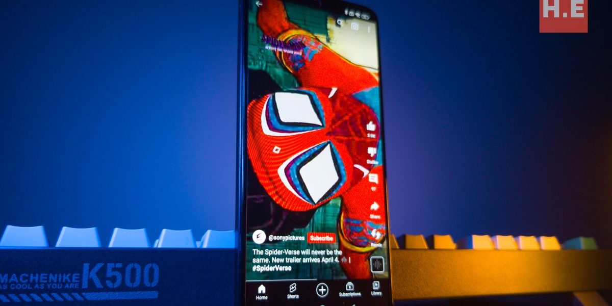 image of Redmi Note 12 Review: The Best Display at This Price Point - HelloExpress - 5