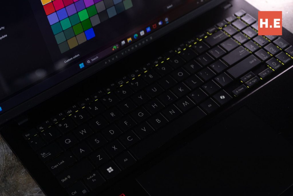 ASUS Vivobook S 16 OLED M5606 RGB keyboard