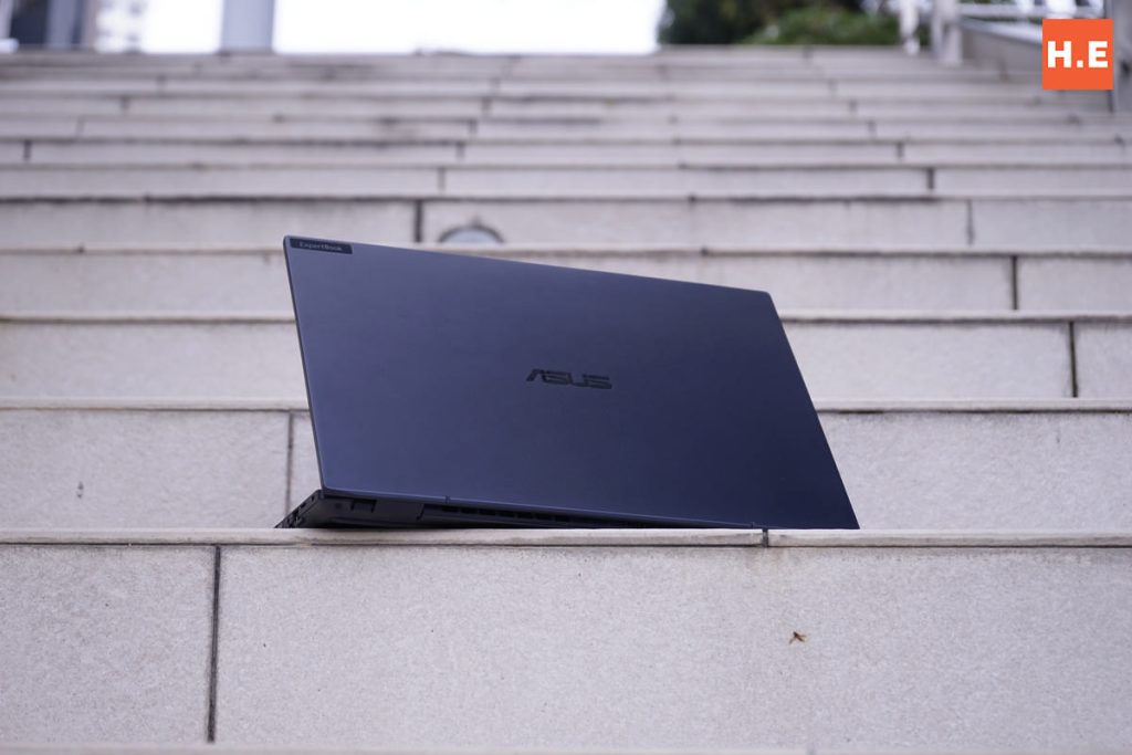 ASUS ExpertBook B5 B5402 Review