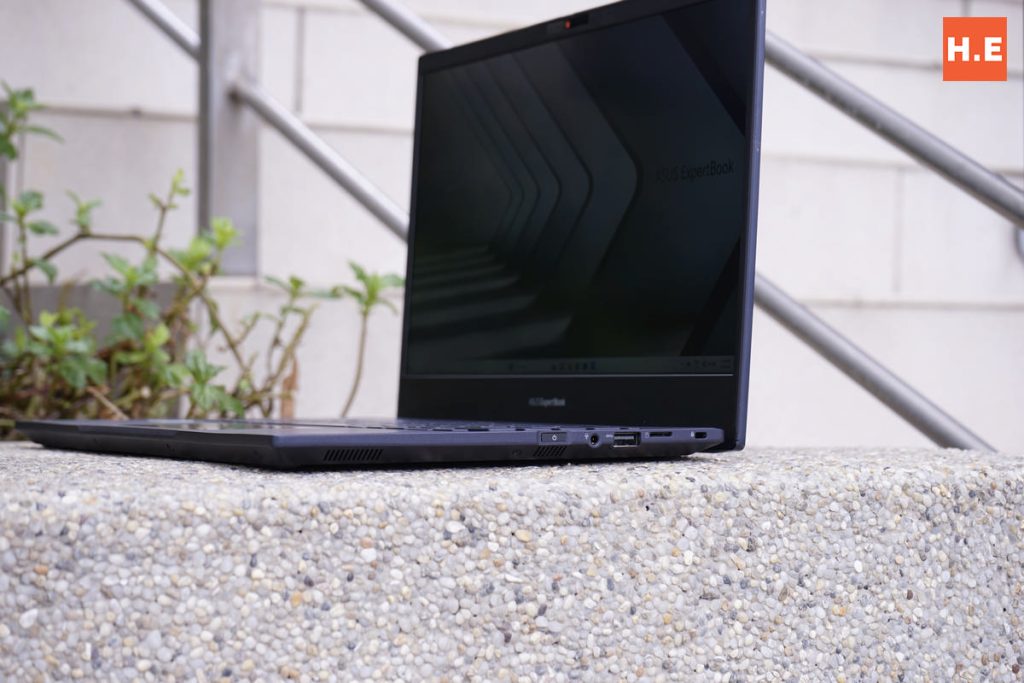 ASUS ExpertBook B5 B5402 Review_5