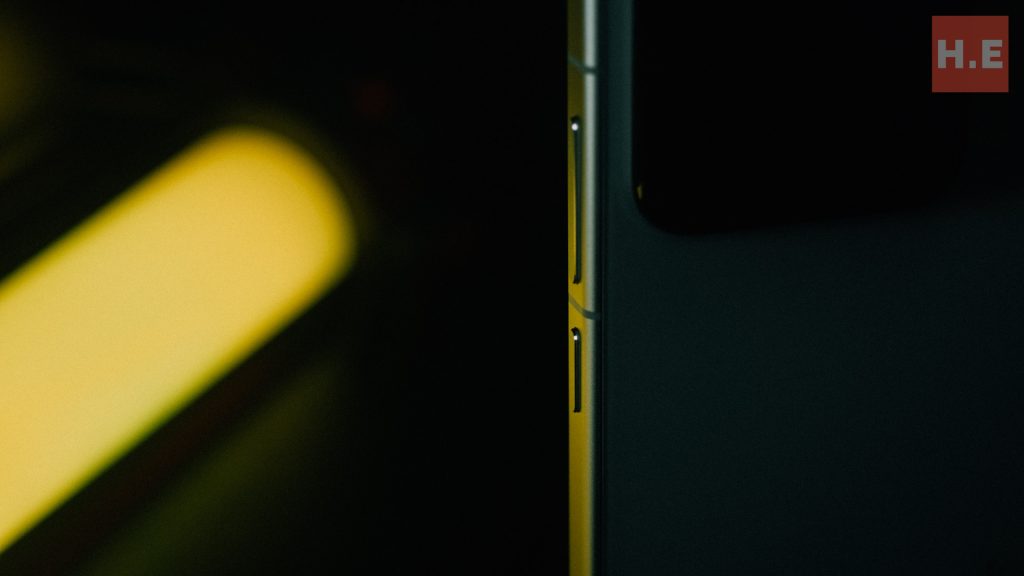 Xiaomi 15 Review: The Perfect Small Phone 7 image of Xiaomi 15 Review: The Perfect Small Phone - HelloExpress - 7