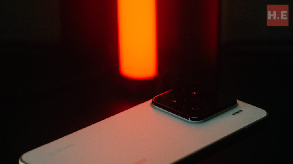 Xiaomi 15 Review: The Perfect Small Phone 24 image of Xiaomi 15 Review: The Perfect Small Phone - HelloExpress - 24