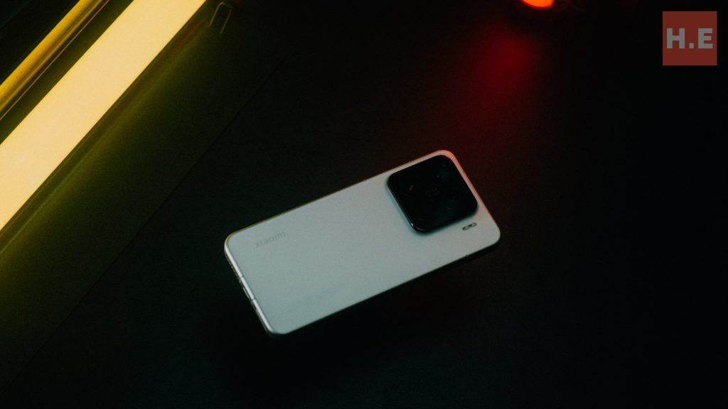 Xiaomi 15 Review: The Perfect Small Phone 15 image of Xiaomi 15 Review: The Perfect Small Phone - HelloExpress - 15