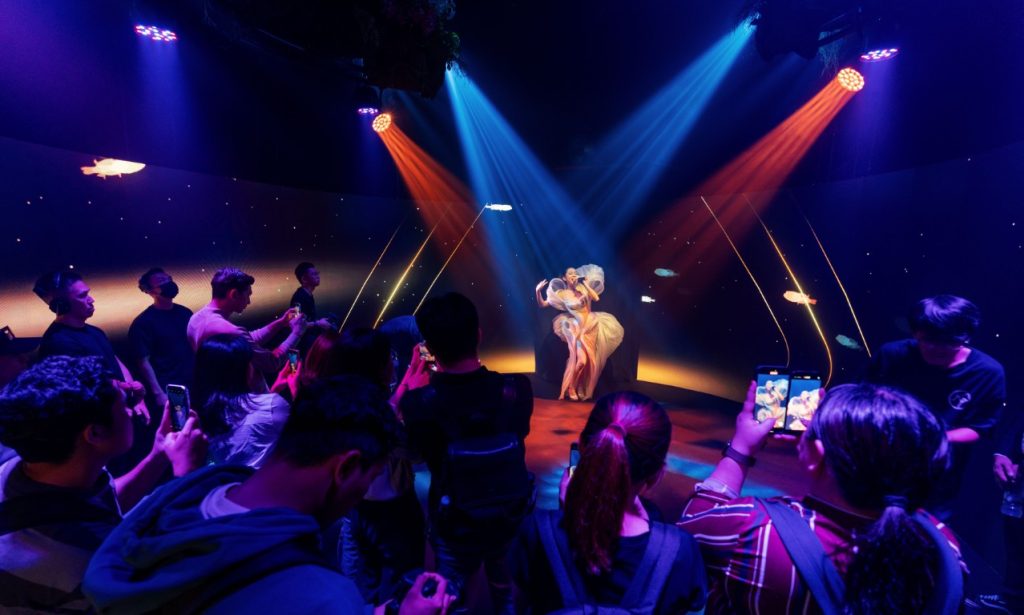 HUAWEI Pura 80 Series "Light & Shadow" Pop-Up Event Illuminates Pavilion KL 5 image of HUAWEI Pura 80 Series "Light & Shadow" Pop-Up Event Illuminates Pavilion KL - HelloExpress - 5