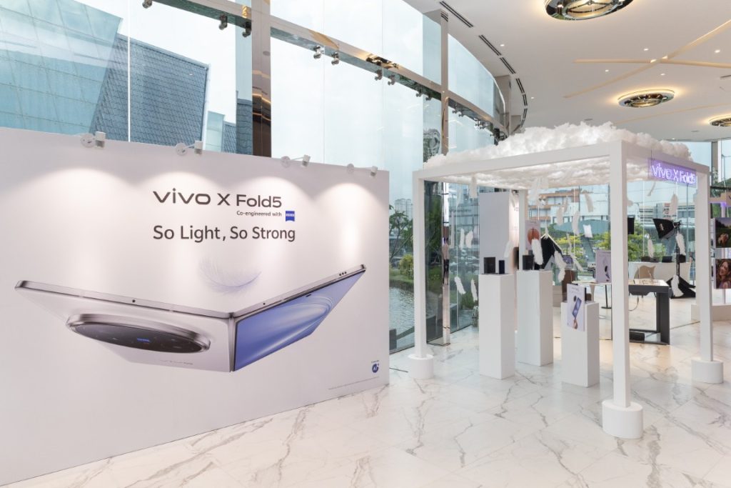 vivo X Fold5 Debuts in Malaysia: Ultra-Light Foldable Redefines Productivity with Brighter Displays, ZEISS Camera, and AI 7 image of vivo X Fold5 Debuts in Malaysia: Ultra-Light Foldable Redefines Productivity with Brighter Displays, ZEISS Camera, and AI - HelloExpress - 7