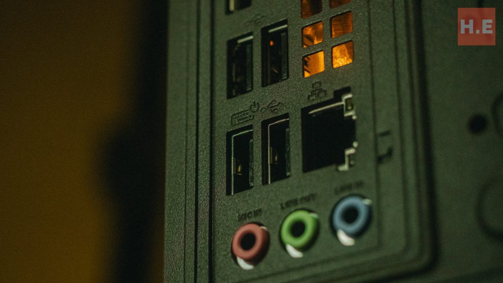 ASUS TUF Gaming T500 (2025) Mini Tower Gaming PC Review 12 image of ASUS TUF Gaming T500 (2025) Mini Tower Gaming PC Review - HelloExpress - 12