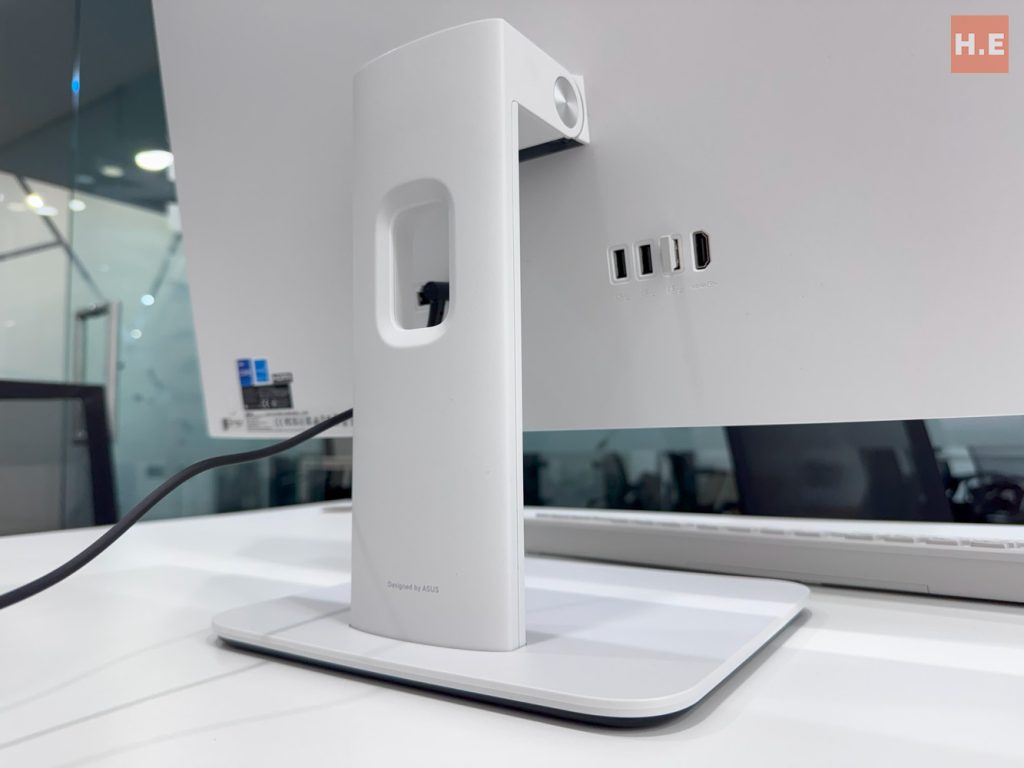 ASUS V470 AIO PC Quick Review — a minimalist dream with a couple of hitches 8 ASUS V470VA AIO PC Review (5)