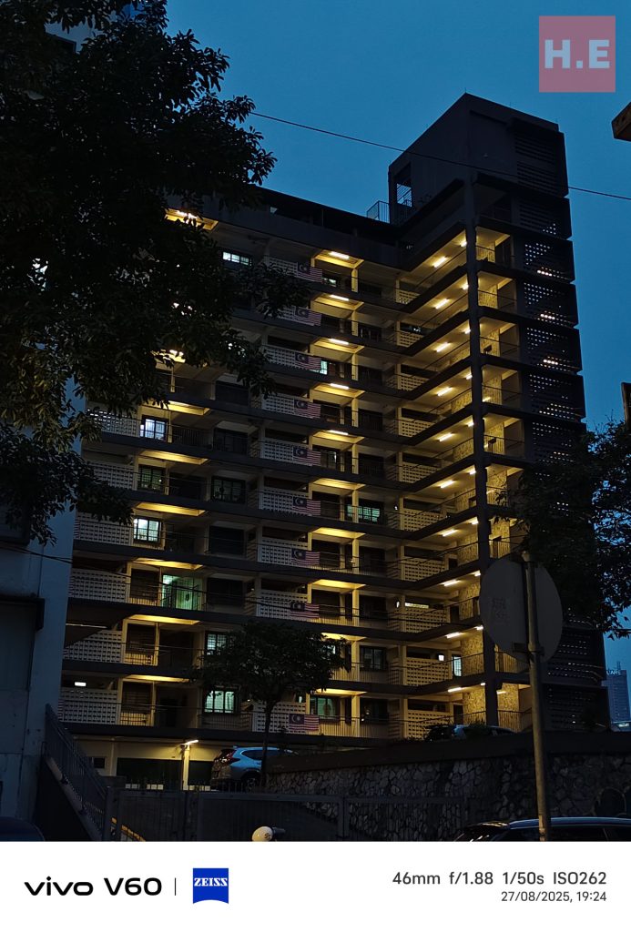 image of vivo V60 Review: A Mid-Range Masterpiece? - HelloExpress - 17