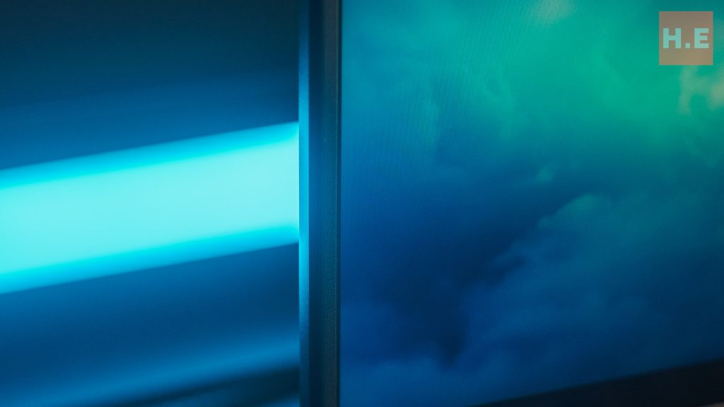 Predator Helios 18 AI Review 8 image of Predator Helios 18 AI Review - HelloExpress - 8