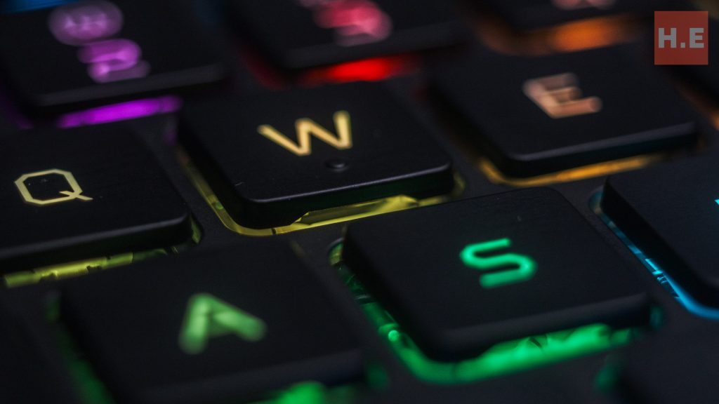 Predator Helios 18 AI Review 22 image of Predator Helios 18 AI Review - HelloExpress - 22