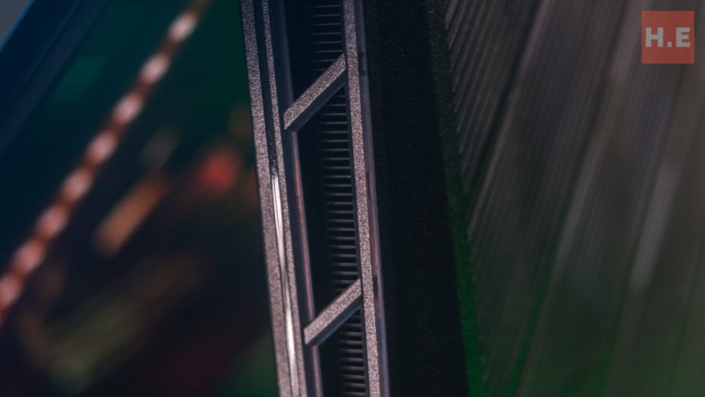 Predator Helios 18 AI Review 33 image of Predator Helios 18 AI Review - HelloExpress - 33