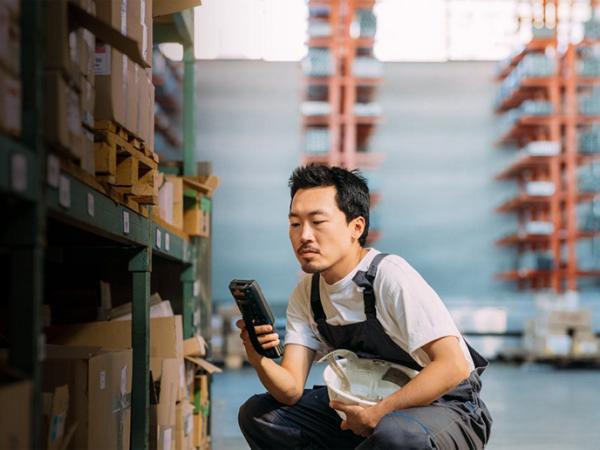 image of Qualcomm Unveils World's First Enterprise Mobile Processor with Fully Integrated RFID: The Dragonwing™ Q-6690 - HelloExpress - 3