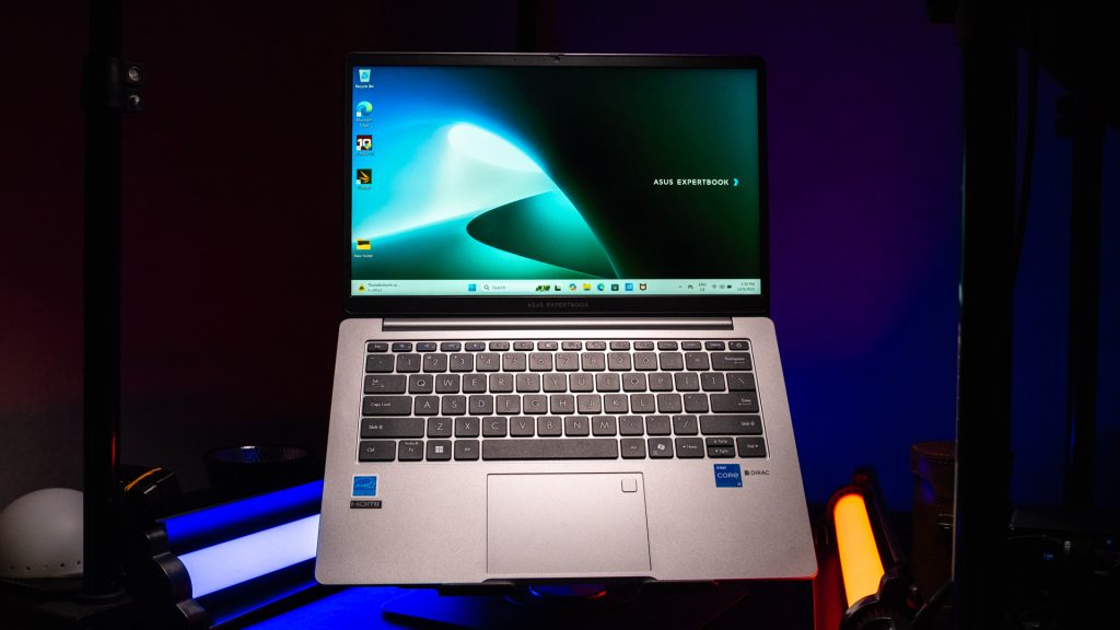 ASUS ExpertBook P1 Review Refreshed: User-repairability +5 3 image of ASUS ExpertBook P1 Review Refreshed: User-repairability +5 - HelloExpress - 3