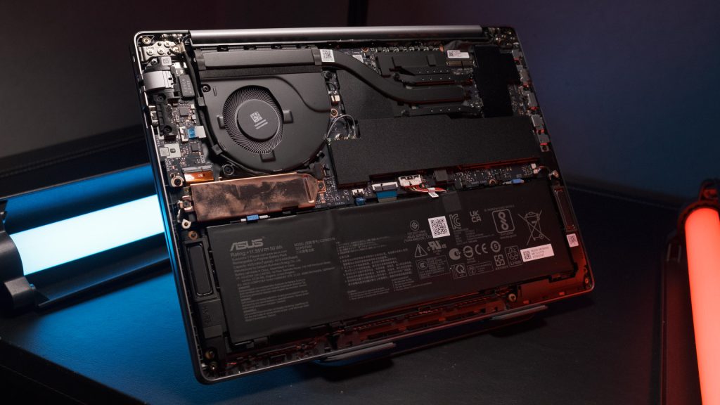 ASUS ExpertBook P3 P3405 CVA Review: The Executive Workhorse 18 image of ASUS ExpertBook P3 P3405 CVA Review: The Executive Workhorse - HelloExpress - 18