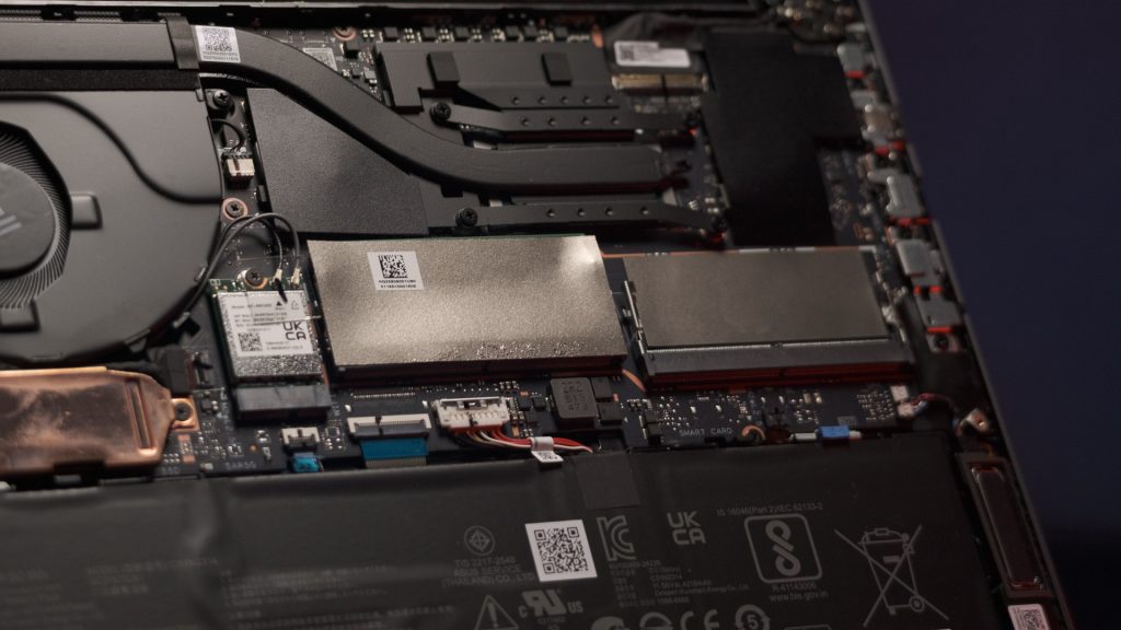 ASUS ExpertBook P3 P3405 CVA Review: The Executive Workhorse 16 image of ASUS ExpertBook P3 P3405 CVA Review: The Executive Workhorse - HelloExpress - 16