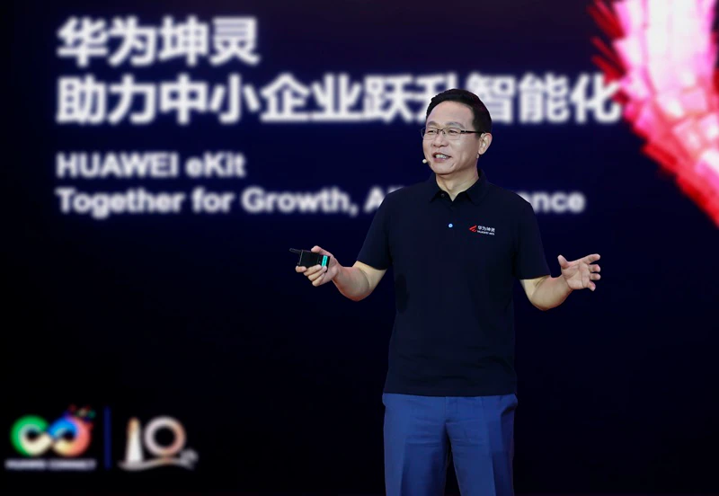 image of Huawei Launches "4+10+N" Intelligence Solutions, Bringing AI to the Last Mile of Malaysian SMEs - HelloExpress - 1