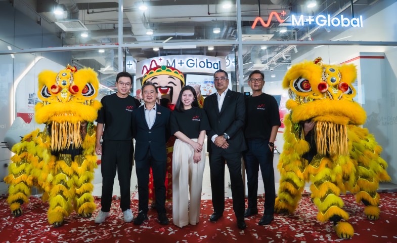 M+Global Opens Malaysia’s First Stockbroking Concept Store, Fusing FinTech with a Human Touch to Boost Financial Literacy 4 image of M+Global Opens Malaysia’s First Stockbroking Concept Store, Fusing FinTech with a Human Touch to Boost Financial Literacy - HelloExpress - 4