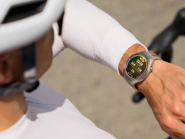 image of HUAWEI Reaffirms Smartwatch Dominance with WATCH GT 6 Series Featuring Up to 21-Day Endurance and Pro-Grade Performance - HelloExpress - 2