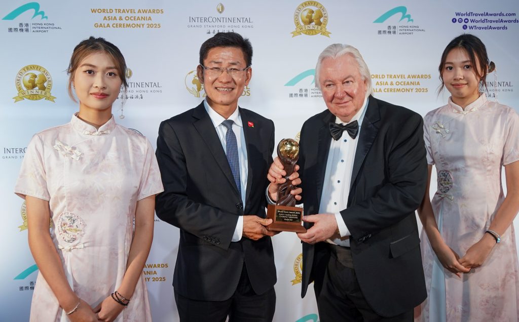 Vietjet Earns Prestigious "Asia's Leading Airline for Customer Experience" at World Travel Awards, Solidifying Commitment to Malaysian Air Travel 2 image of Vietjet Earns Prestigious "Asia's Leading Airline for Customer Experience" at World Travel Awards, Solidifying Commitment to Malaysian Air Travel - HelloExpress - 2