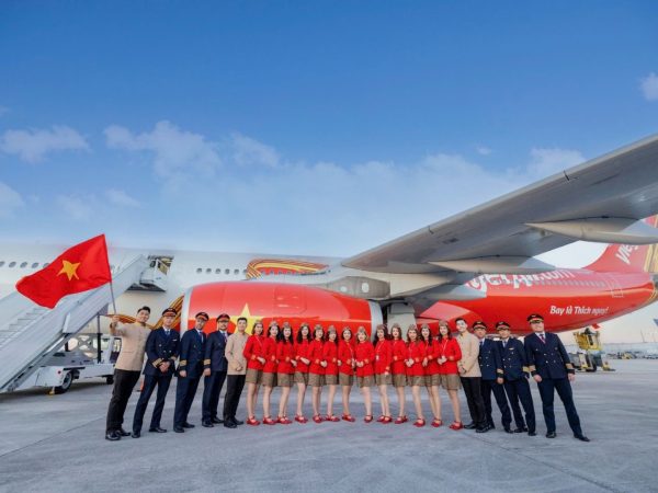 image of Vietjet Earns Prestigious "Asia's Leading Airline for Customer Experience" at World Travel Awards, Solidifying Commitment to Malaysian Air Travel - HelloExpress - 1
