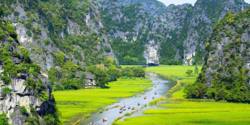 image of Vietjet Launches Blockbuster 'Super Sale' Offering Up to 50% Off Flights for Malaysian Travellers ✈️ - HelloExpress - 1