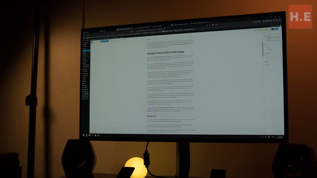 GIGABYTE MO27Q28G OLED