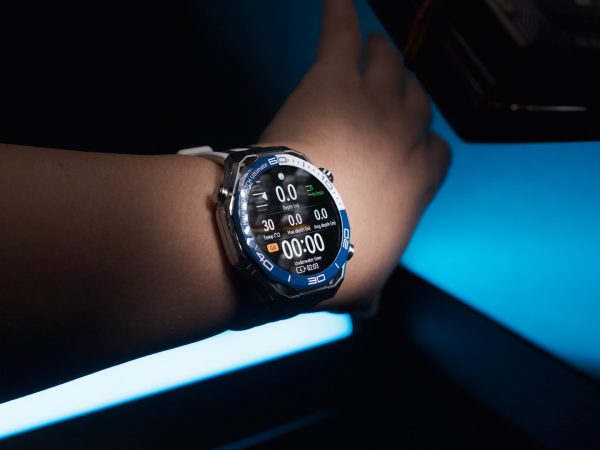 image of Huawei Watch Ultimate 2 Review: The Deep Dive Dominator Returns - HelloExpress - 14