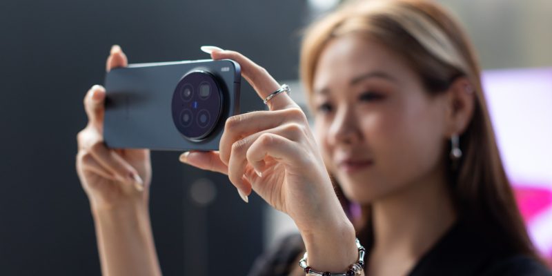vivo X300 Series Launches in Malaysia, Redefining Flagship Experience with 200MP ZEISS Telephoto and OriginOS 6 1 image of vivo X300 Series Launches in Malaysia, Redefining Flagship Experience with 200MP ZEISS Telephoto and OriginOS 6 - HelloExpress - 1