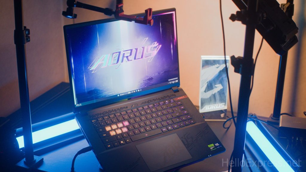 image of The Flagship: The GIGABYTE Aorus Master 16 Laptop Review - HelloExpress - 4