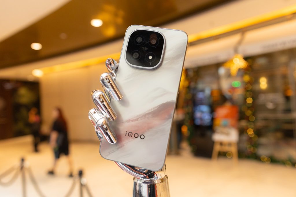 iQOO 15 Officially Launches in Malaysia, Redefining Elite Mobile Gaming Performance 8 image of iQOO 15 Officially Launches in Malaysia, Redefining Elite Mobile Gaming Performance - HelloExpress - 8