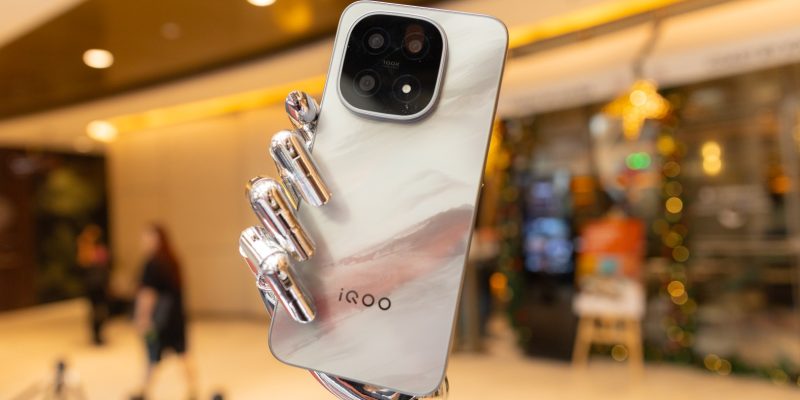 iQOO 15 Officially Launches in Malaysia, Redefining Elite Mobile Gaming Performance 1 image of iQOO 15 Officially Launches in Malaysia, Redefining Elite Mobile Gaming Performance - HelloExpress - 1