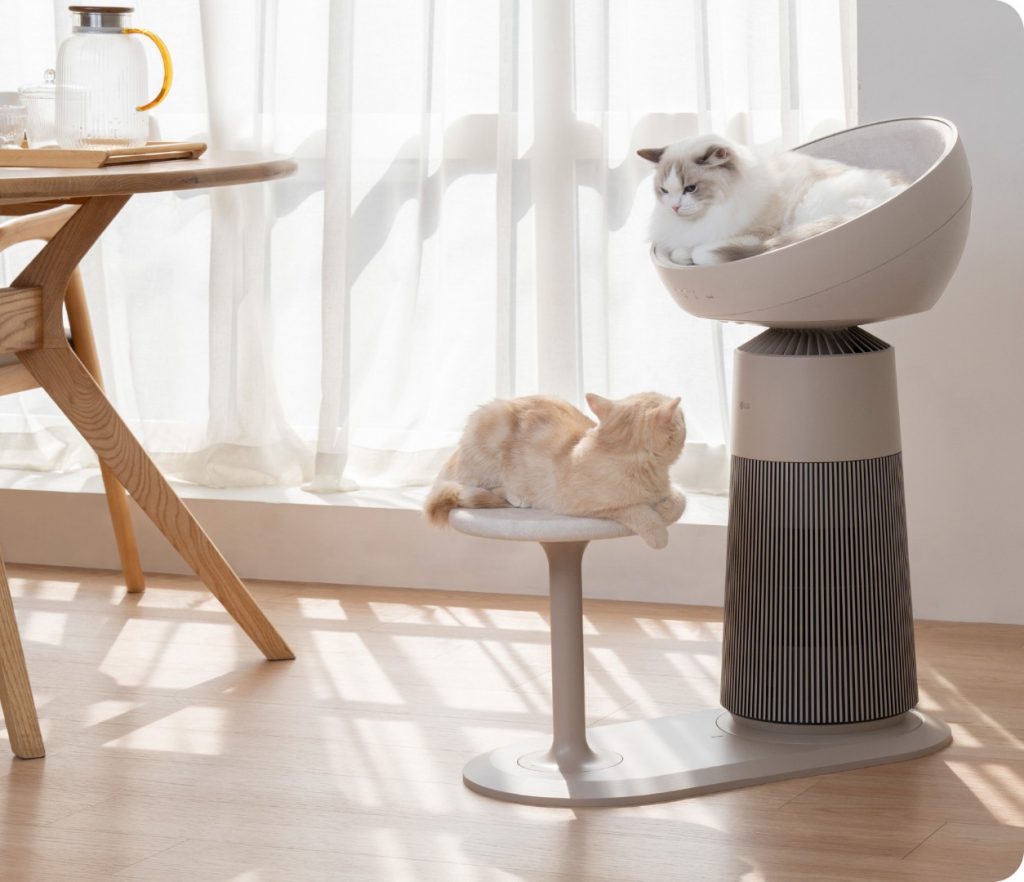image of LG Electronics Malaysia Debuts LG PuriCare™ AeroCatTower: A Feline-Specific Air Purification Revolution - HelloExpress - 9