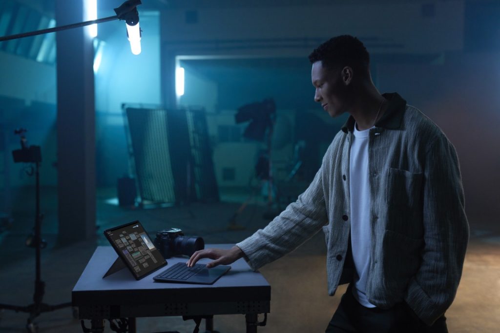 ASUS Reshapes the AI Era: "Always Incredible" Innovation Redefines Laptops and Workspace at CES 2026 15 image of ASUS Reshapes the AI Era: "Always Incredible" Innovation Redefines Laptops and Workspace at CES 2026 - HelloExpress - 15