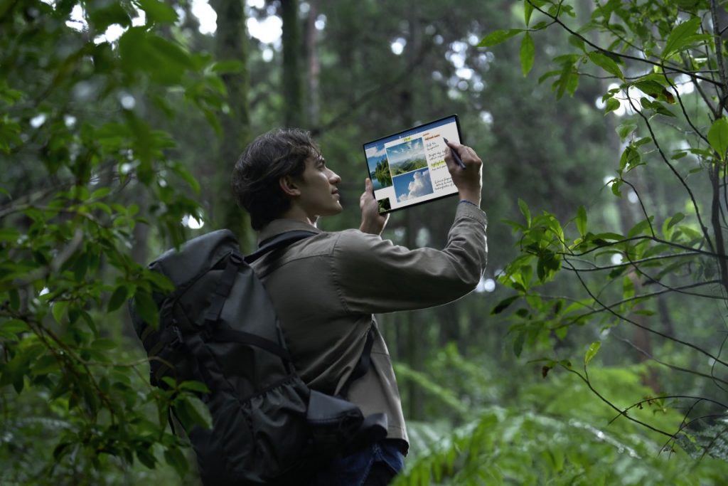 ASUS Reshapes the AI Era: "Always Incredible" Innovation Redefines Laptops and Workspace at CES 2026 14 image of ASUS Reshapes the AI Era: "Always Incredible" Innovation Redefines Laptops and Workspace at CES 2026 - HelloExpress - 14