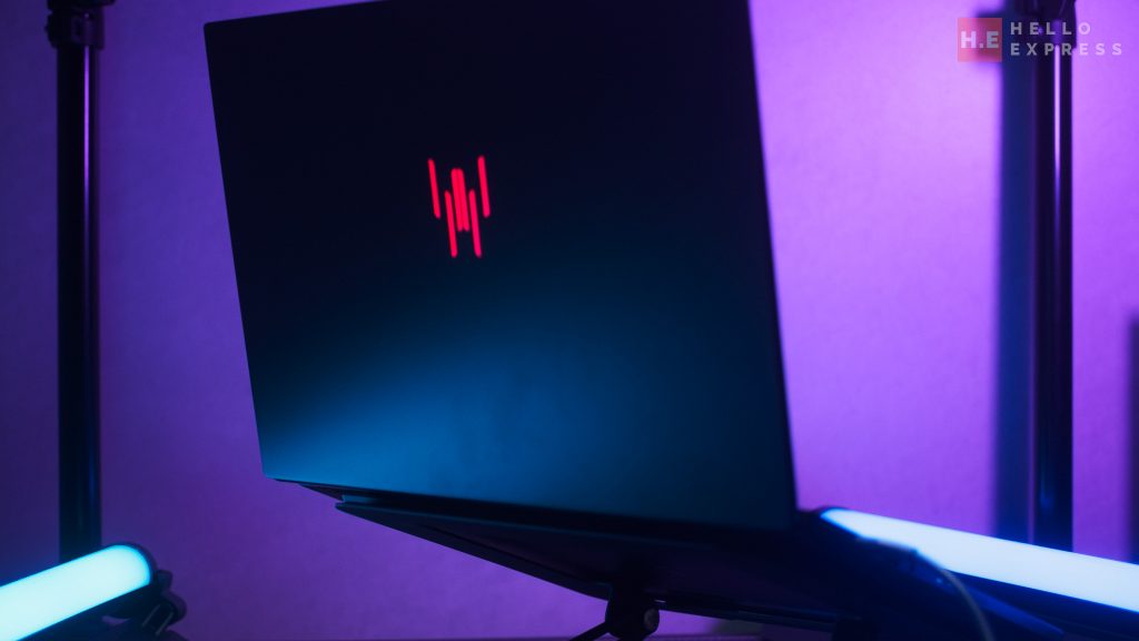 image of Predator Triton 14 AI Review: A Hybrid Powerhouse for Gamers and Creators - HelloExpress - 6