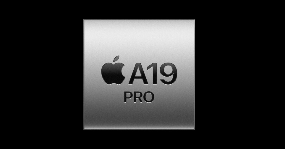 Samsung S26 Ultra VS iPhone 17 Pro Max: By the numbers 6 image of Samsung S26 Ultra VS iPhone 17 Pro Max: By the numbers - HelloExpress - 6