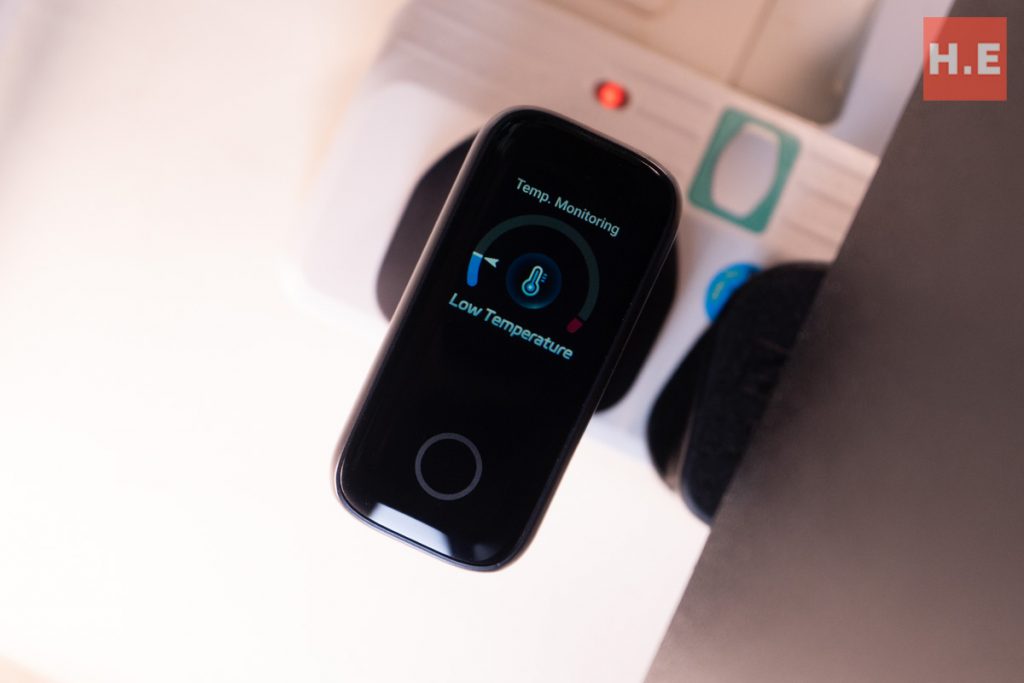 Anker Nano Smart Display Charger 100W review-3