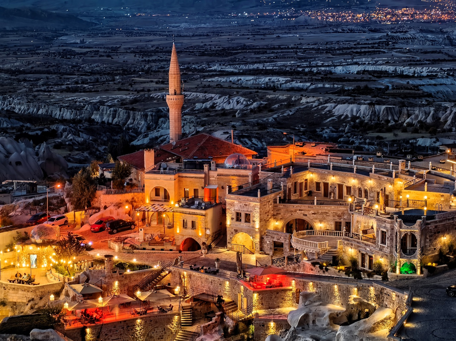 image of HUAWEI Mate X7: Revolutionizing Mobile Imaging in an Ultra-Slim Foldable Form - HelloExpress - 3