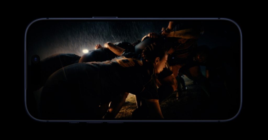 Samsung S26 Ultra VS iPhone 17 Pro Max: By the numbers 4 image of Samsung S26 Ultra VS iPhone 17 Pro Max: By the numbers - HelloExpress - 4