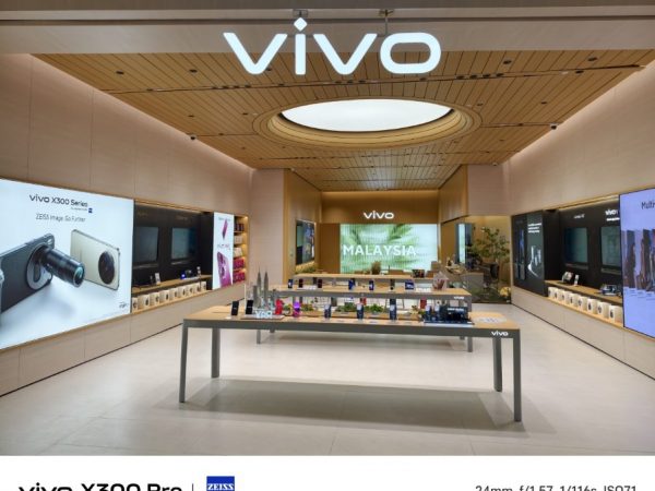 image of vivo Debuts Southeast Asia’s First Integrated Image Art Space at IOI City Mall - HelloExpress - 6