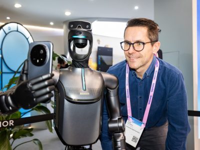 image of HONOR Unveils Robot Phone, Humanoid Robot, and Magic V6 at MWC 2026 - HelloExpress - 19
