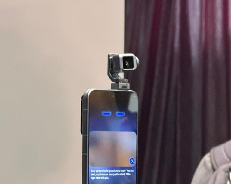 image of HONOR Unveils Robot Phone, Humanoid Robot, and Magic V6 at MWC 2026 - HelloExpress - 7