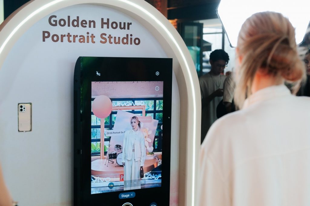 vivo V70 Launches in Malaysia Starting from RM1,999 with ZEISS Camera 12 image of vivo V70 Launches in Malaysia Starting from RM1,999 with ZEISS Camera - HelloExpress - 12