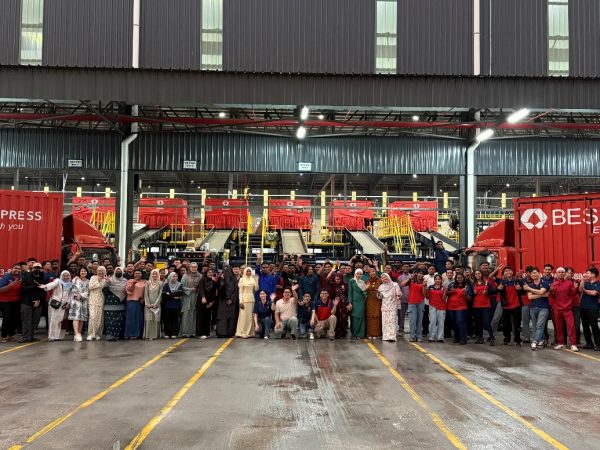 BEST Express Malaysia Celebrates Hari Raya with Staff to Strengthen Team Unity 7 image of BEST Express Malaysia Celebrates Hari Raya with Staff to Strengthen Team Unity - HelloExpress - 7