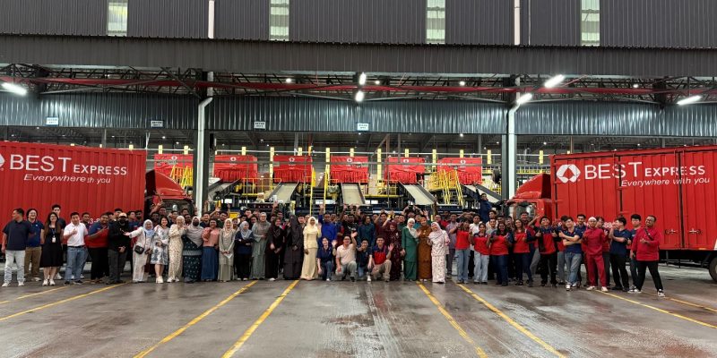 image of BEST Express Malaysia Celebrates Hari Raya with Staff to Strengthen Team Unity - HelloExpress - 1