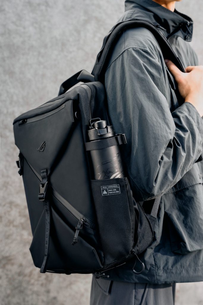 image of ASUS ROG Announces Archer Messenger 14 and Archer Backpack 16 — Premium Gaming Bags Now Available in Malaysia - HelloExpress - 11