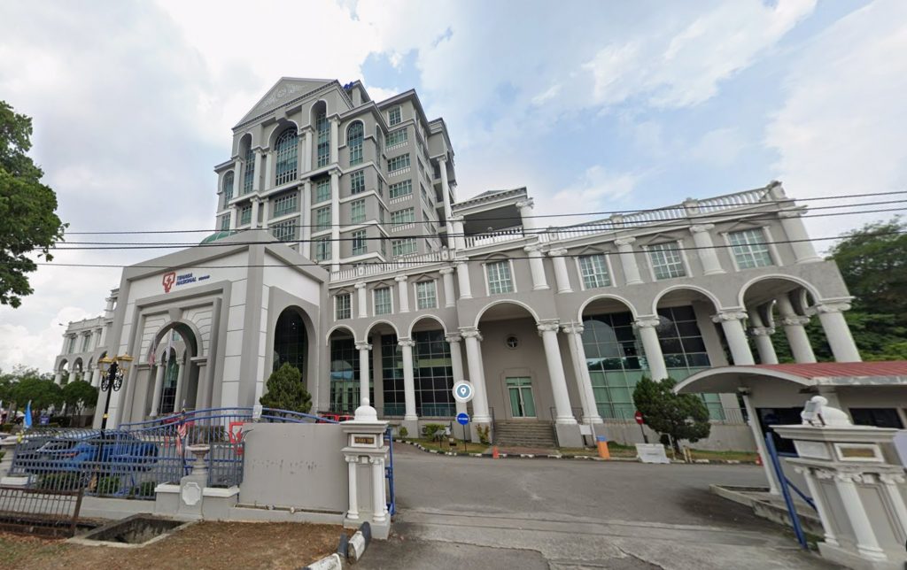 TNB Electron Opens Malaysia's Largest EV Charging Hub at Bukit Mertajam 3 image of TNB Electron Opens Malaysia's Largest EV Charging Hub at Bukit Mertajam - HelloExpress - 3